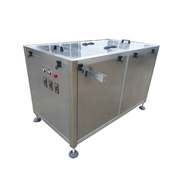 Macchina per l'alimentazione di bottiglie per piccole bottiglie